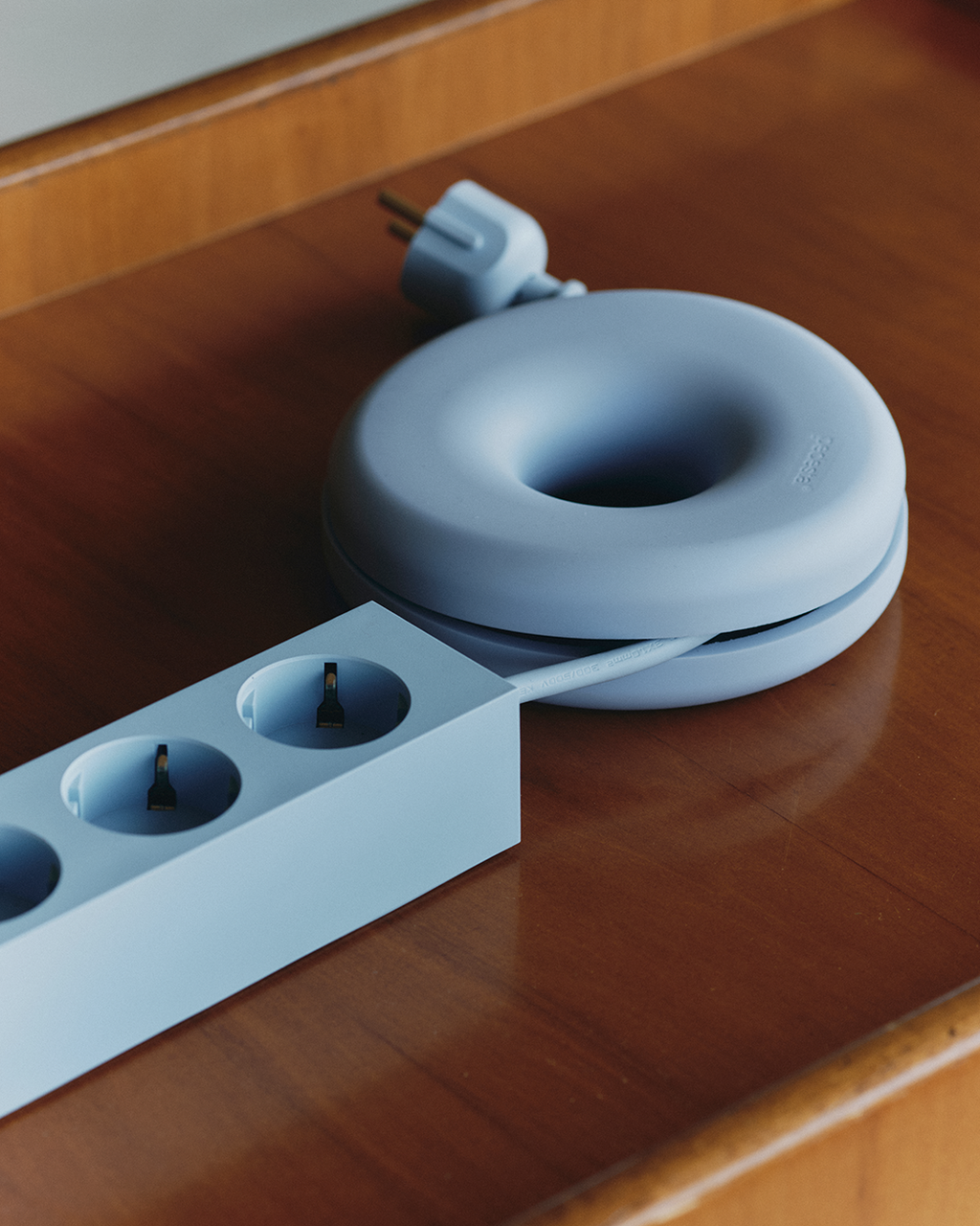 Pedestal Power Bar 2 meters Power Bar 042 Powder Blue