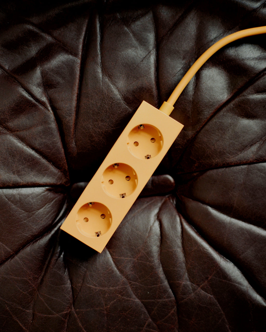 Pedestal Power Bar 5 meters Power Bar 017 Apricot